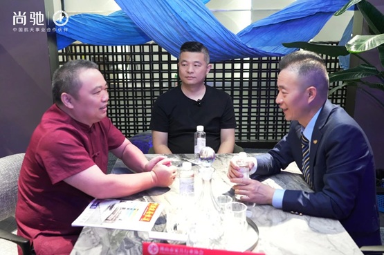 开云APP官网：尚驰集团AI➕定制床垫新品亮相东莞展 诠释健康睡眠新风向(图2)