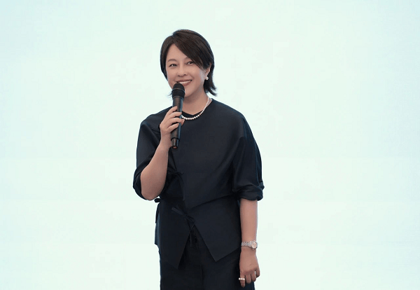 开云APP官网：文化为骨设计为形：班兰×约翰·波森宁波特展优雅启幕(图5)